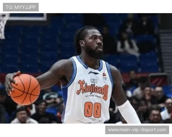 2米01悍将加盟新疆，成为球队第三外援，上季场均19+6抢眼，新疆外援米尔斯