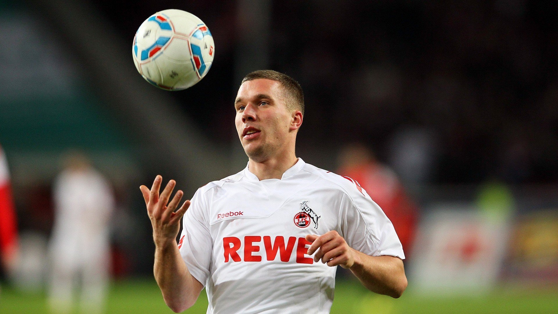 九游官网首页-球星在欧洲杯中打破个人进球纪录（创作化标题），欧洲杯球员进球排行榜